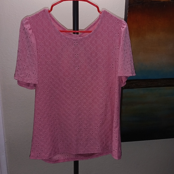 ⭐️Keyhole Expresso Pink Top ⭐️3 items for $10.00 bundle items to get the deal!⭐️ - Picture 2 of 12